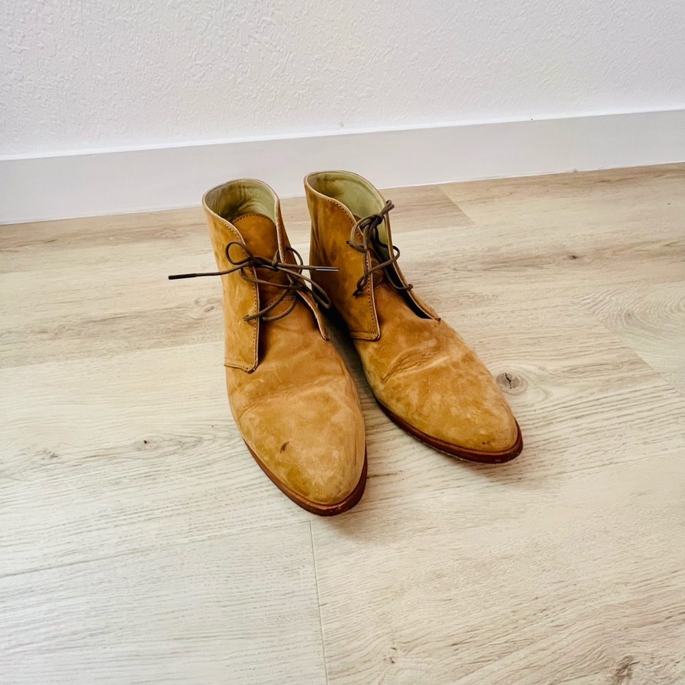 Beautiful camel colored Nisolo bootie, size 8.5.
